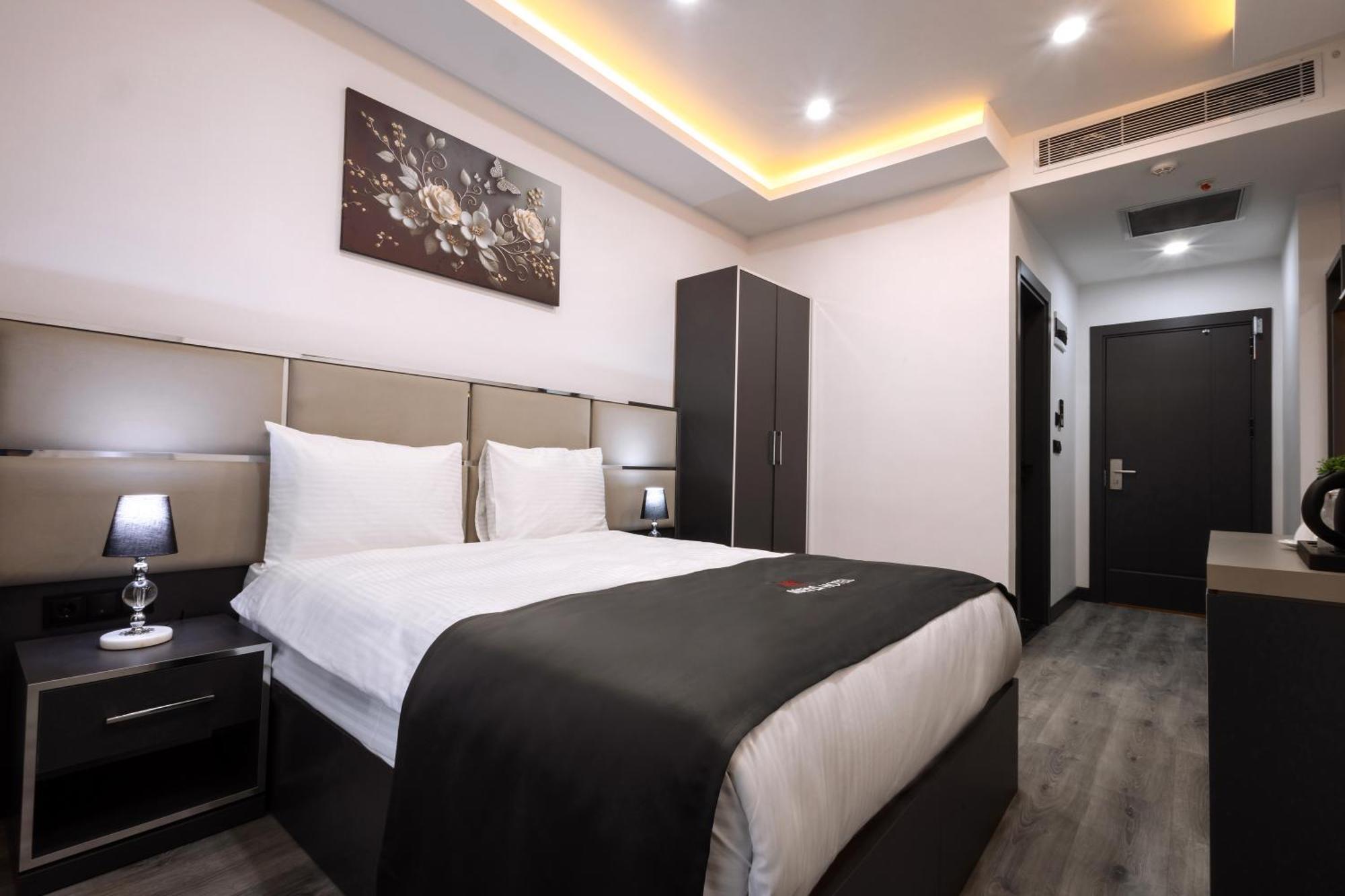 Meyzi Hotel Istanboel Buitenkant foto